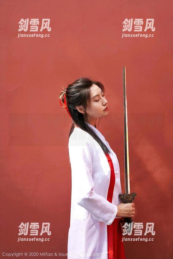 蜜桃社 - 天使的自拍，爱丽莎Lisa高清写真展现的另一面。