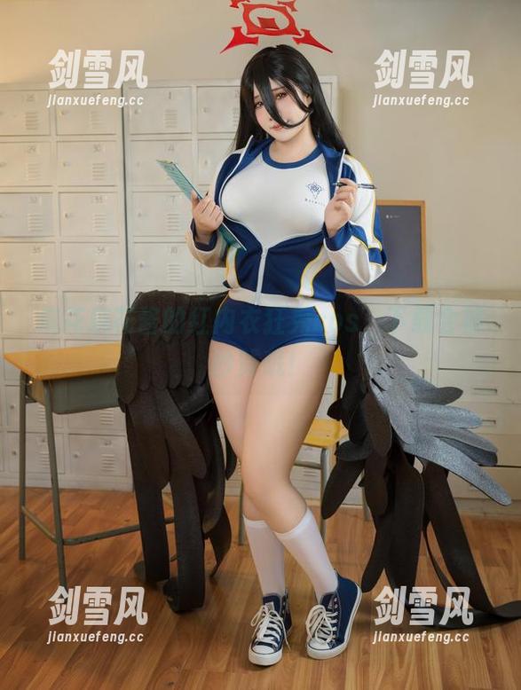 麻花麻花酱的红内衣狂秀cos，下载会被秒赞哦！