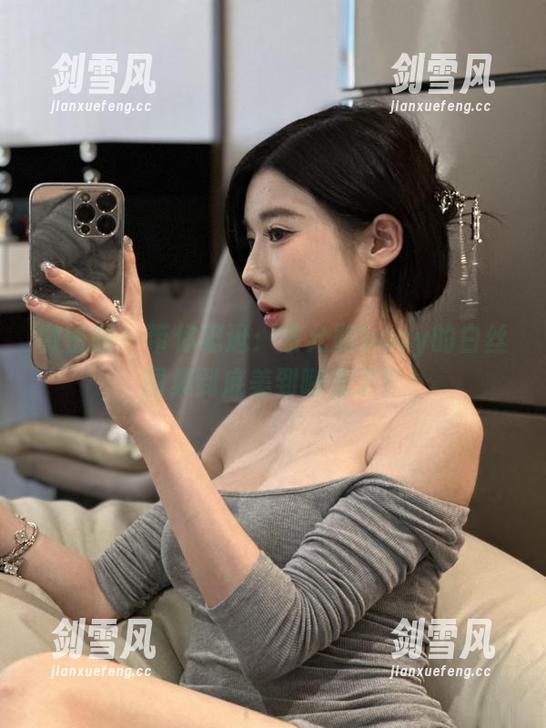 微密圈 - 带你逛逛：黎允熙baby的白丝图集到底美到哪里了？